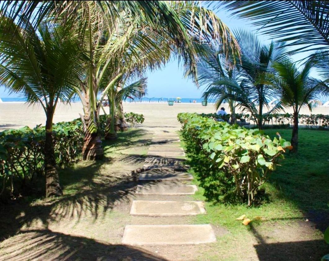 Cartagena Beach Front Apartments Kültér fotó